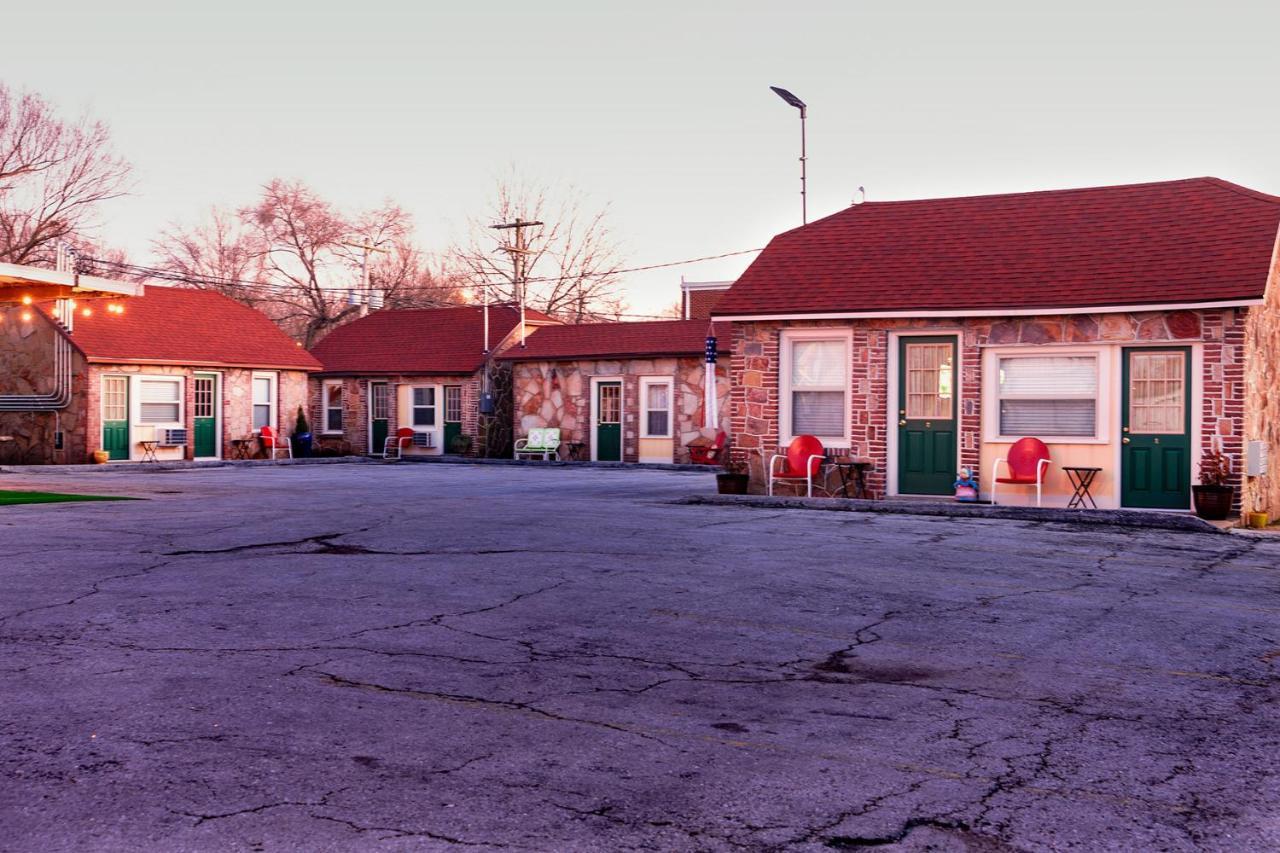 Rockwood Motor Court Motel Springfield Exterior photo
